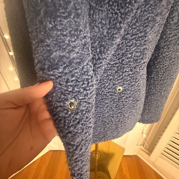 LC Lauren Conrad Cozy Blue Faux Fur Sherpa Coat Size M - Picture 3 of 8